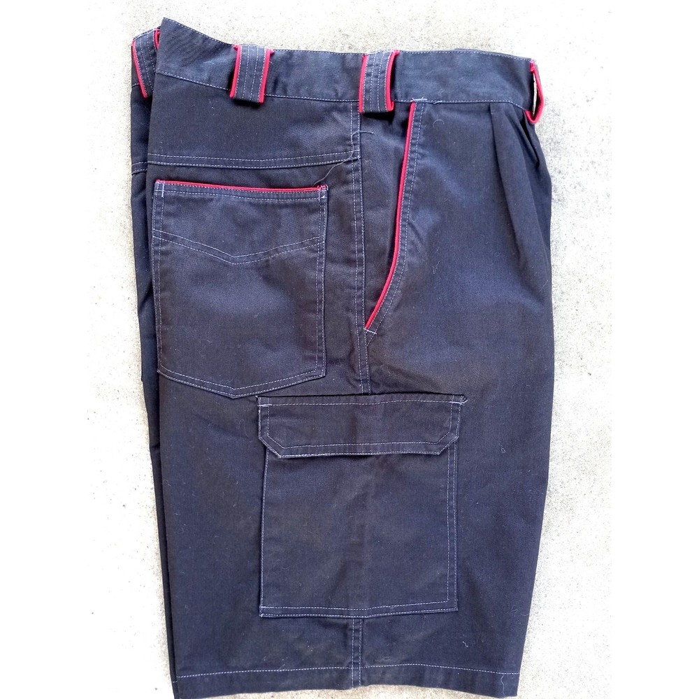 OTSCHER BERUFSKIELDUNG AUSTRIAN BLACK CARGO SHORT WITH RED TRIM SIZE US 38